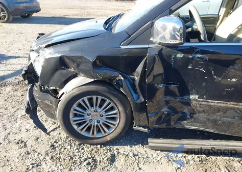 2013 Chrysler Town & Country Touring-L z USA, uszkodzony, nr VIN 2C4RC1CG6DR509194